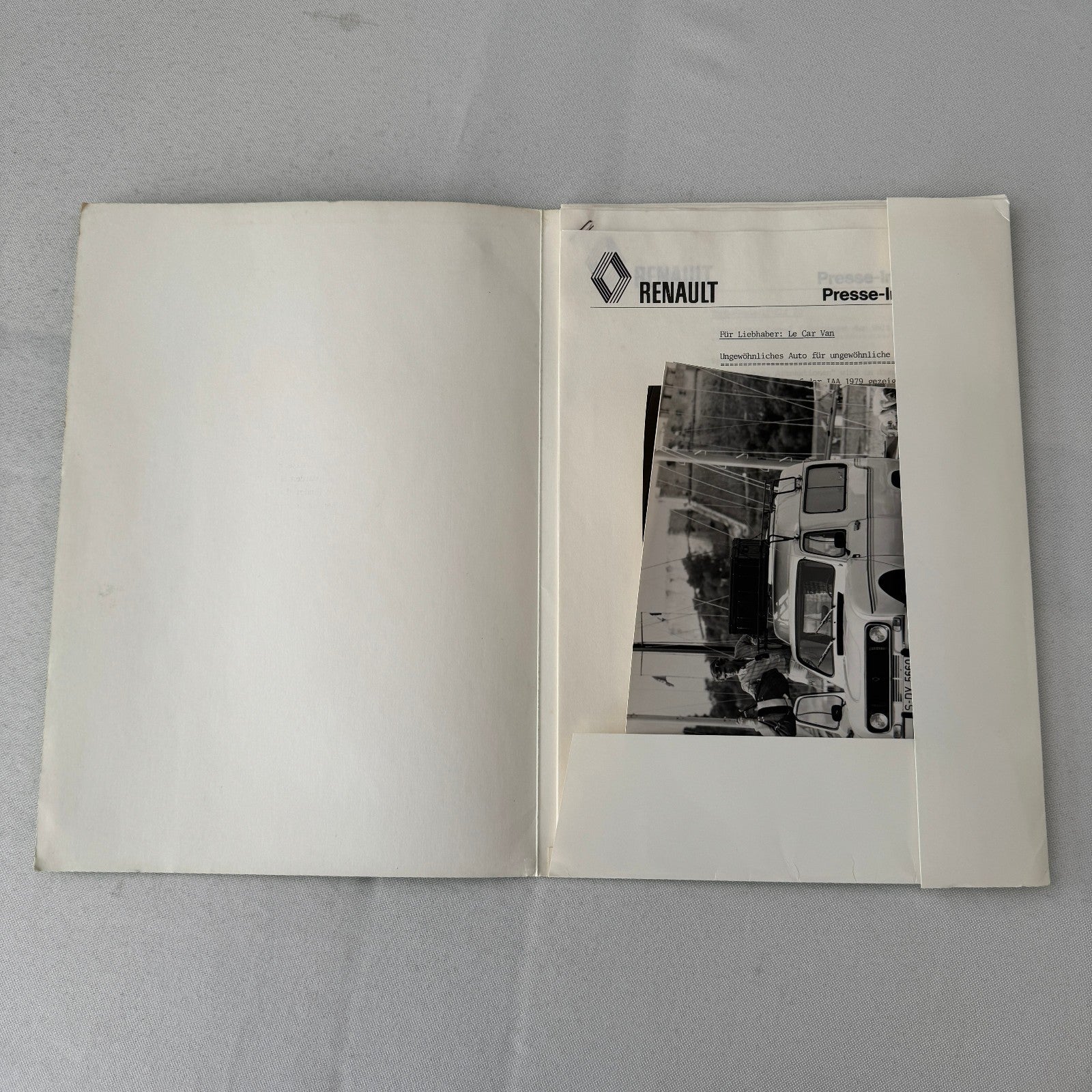 1980 Renault Press Kit Le Car Van Vagabund Renault ELF 20 Racing Car GERMAN