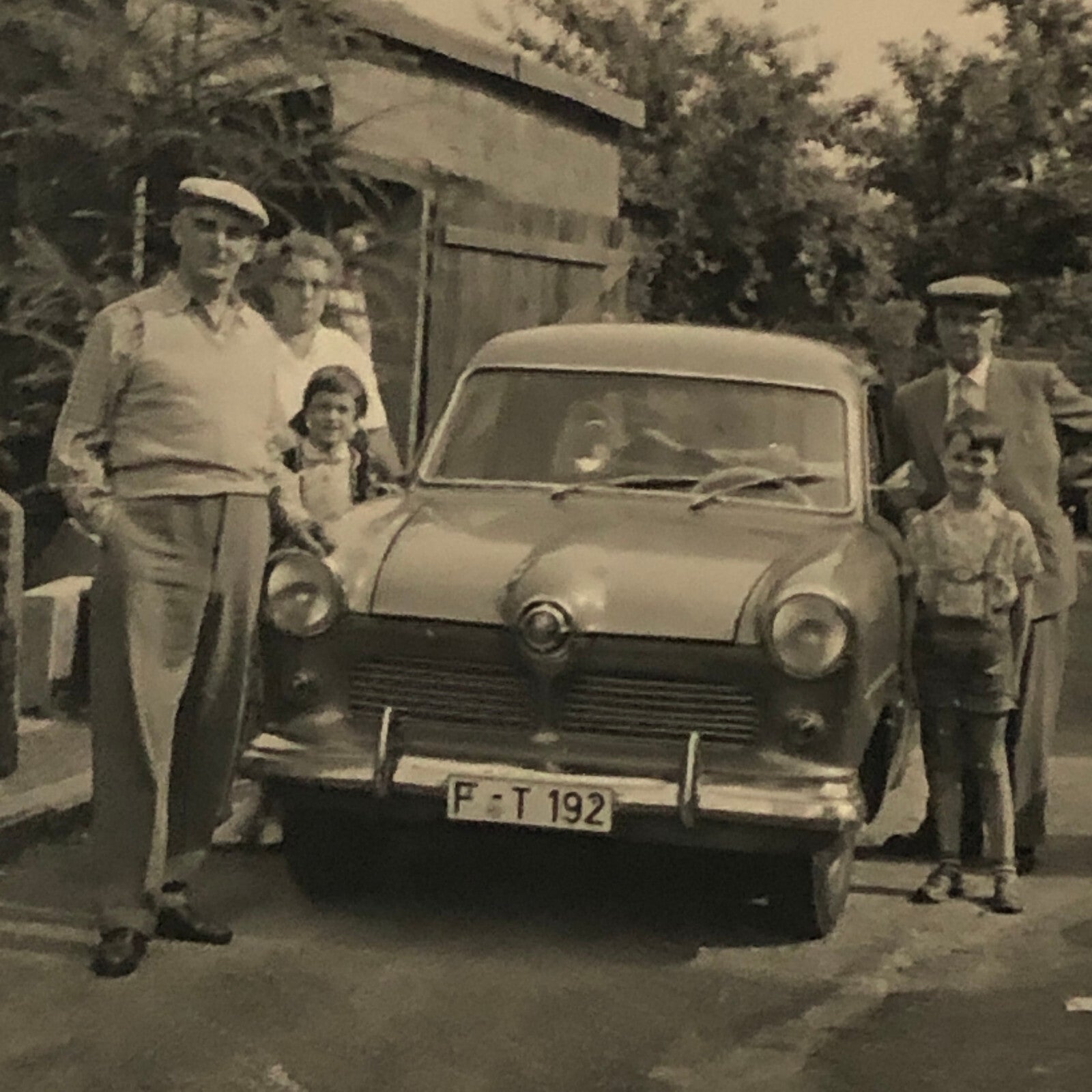 Vintage Photo Photograph Family with Classic Car - Tag AL22SM2