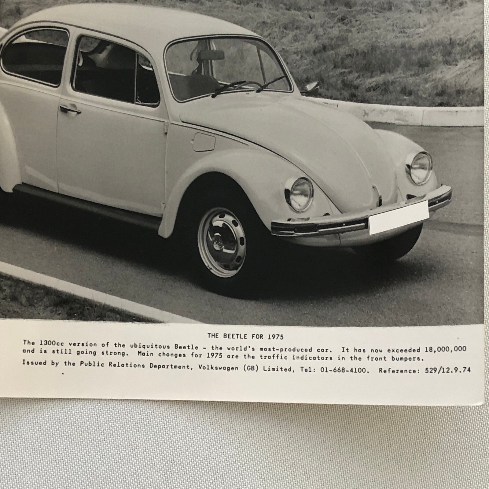 1975 Volkswagen VW Beetle Factory Press Photo Photograph Print