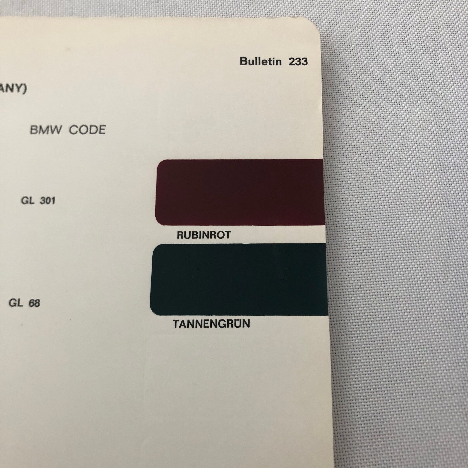1968 BMW Car Dupont Paint Chip Color Sample Sheet Rubinrot Tannengrun