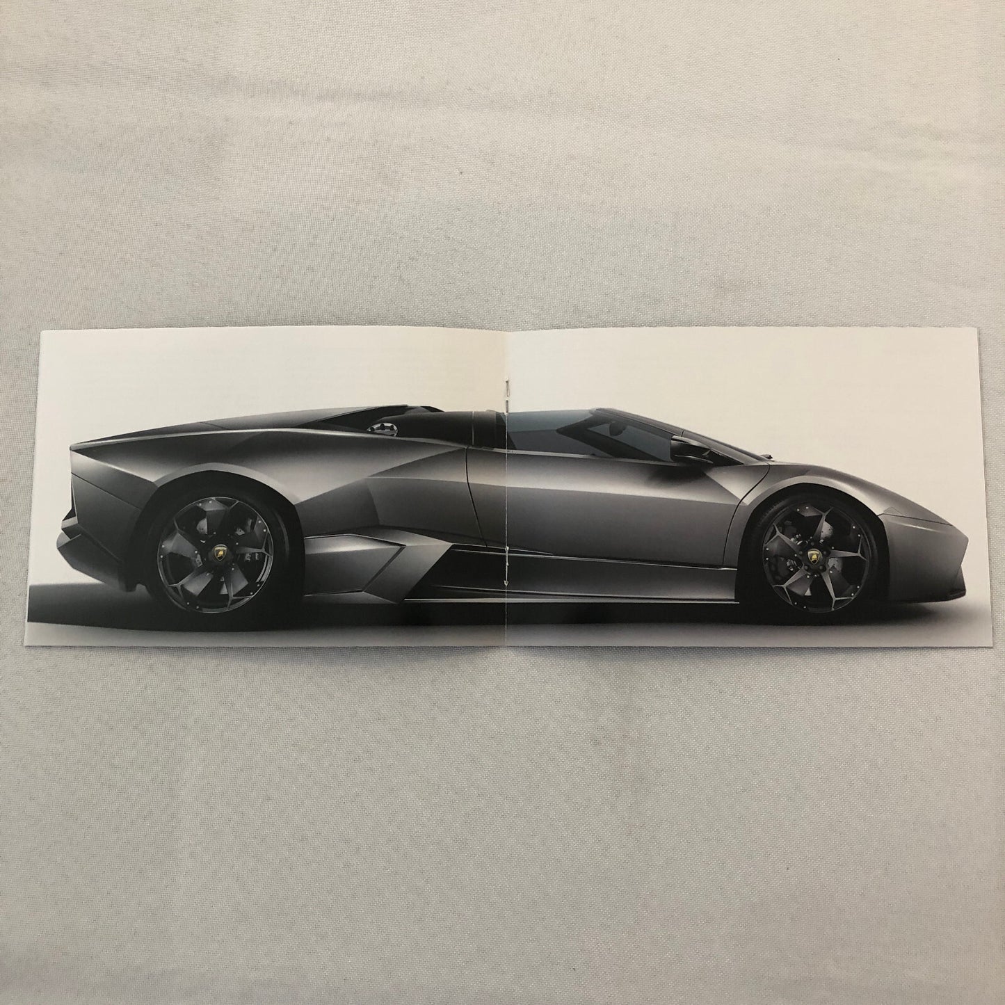 Lamborghini Reventon Roadster Press Kit Brochure CD GERMAN Text
