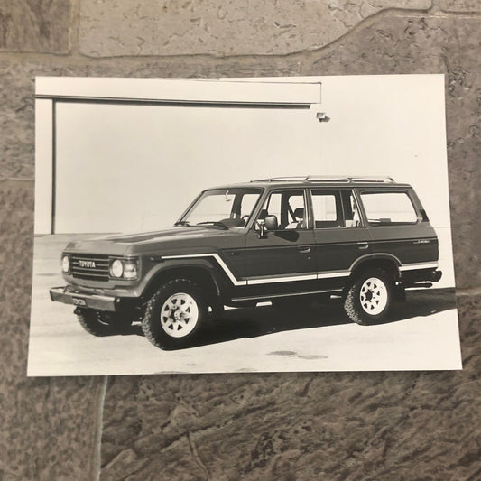 Toyota Land Cruiser FJ 60 Station Wagon G Factory Press Photo Photograph FJ60
