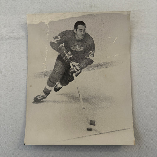 Detroit Red Wings Hockey Player Photo Photograph Vintage Frank Mahovlich