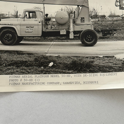 Vintage Chevrolet United Airlines De Icing Bucket Truck Photo Pitman Company
