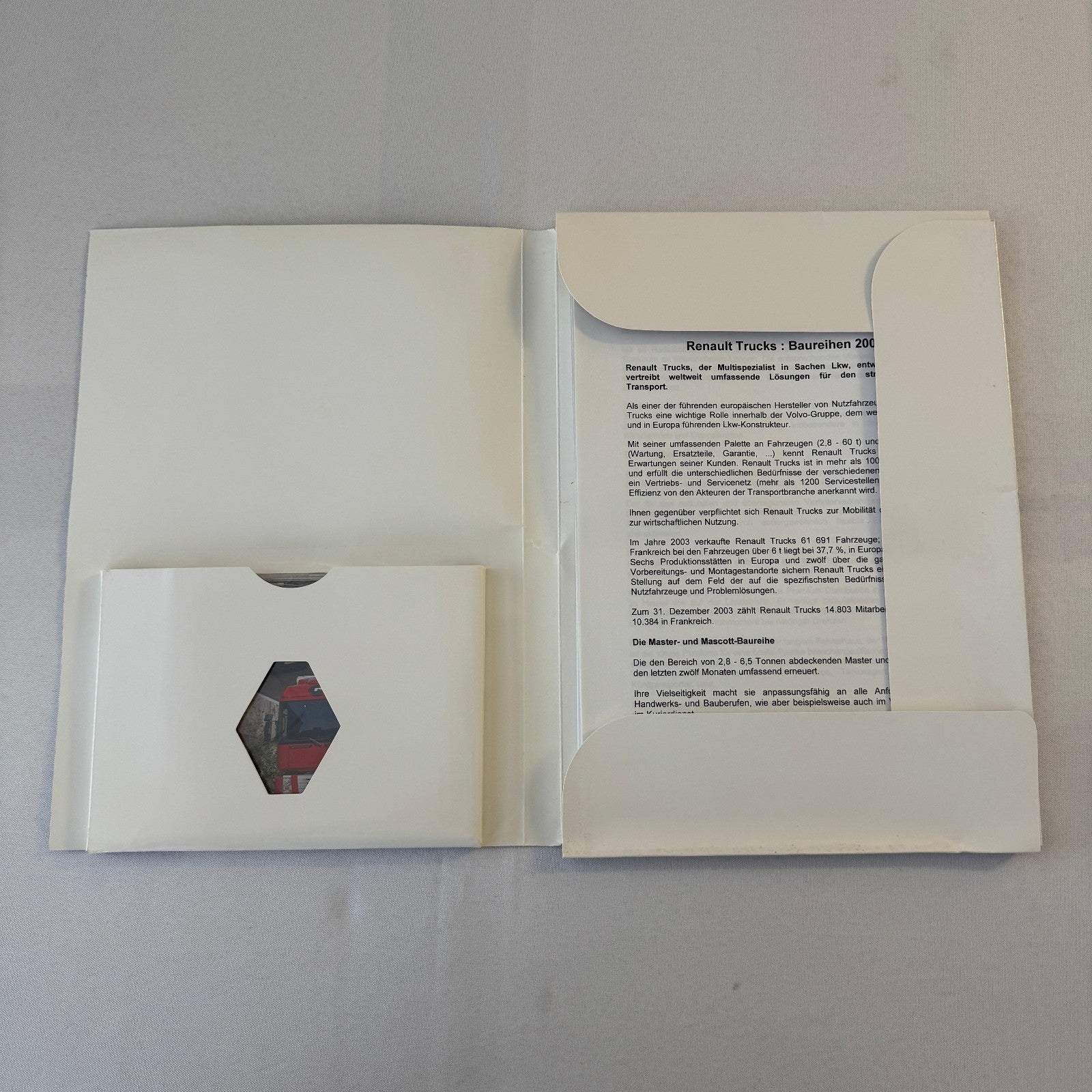 2004 Renault Commercial Truck Press Kit with Photo CD GERMAN
