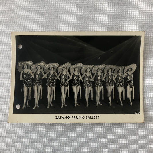 Dancer Performer Dance Photo Photograph Print Safano Prunk Ballett Ballet