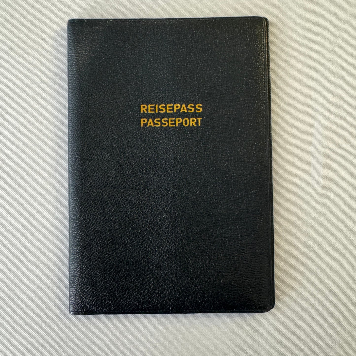 Vintage Mercedes Benz Leather Passport Holder Reisepass Passeport German