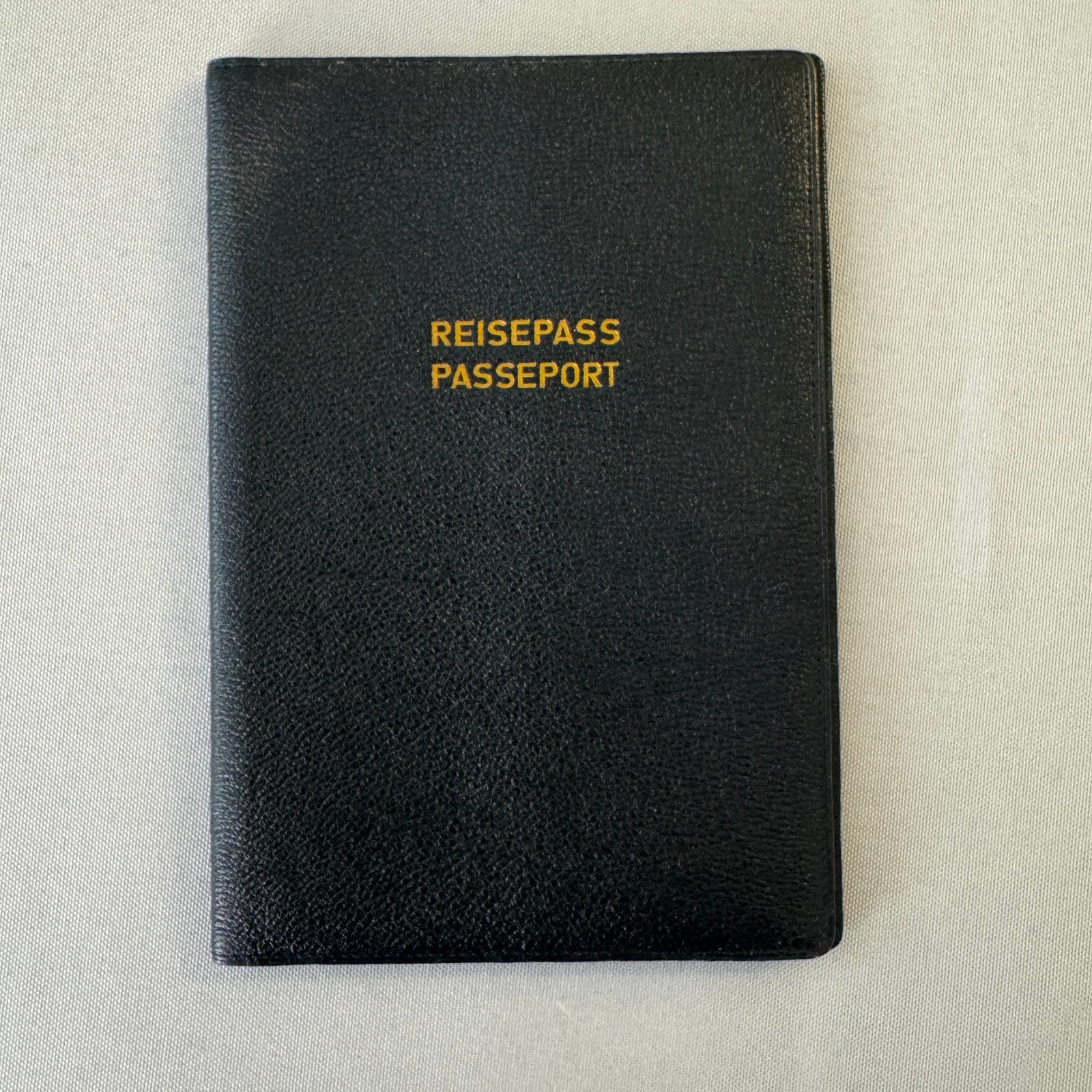Vintage Mercedes Benz Leather Passport Holder Reisepass Passeport German