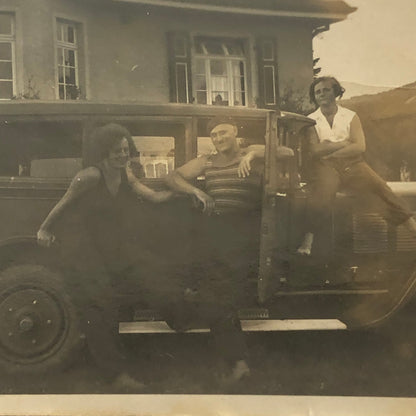 Vintage Photo Photograph Lot People with Anique Car Automobile AL22SM1
