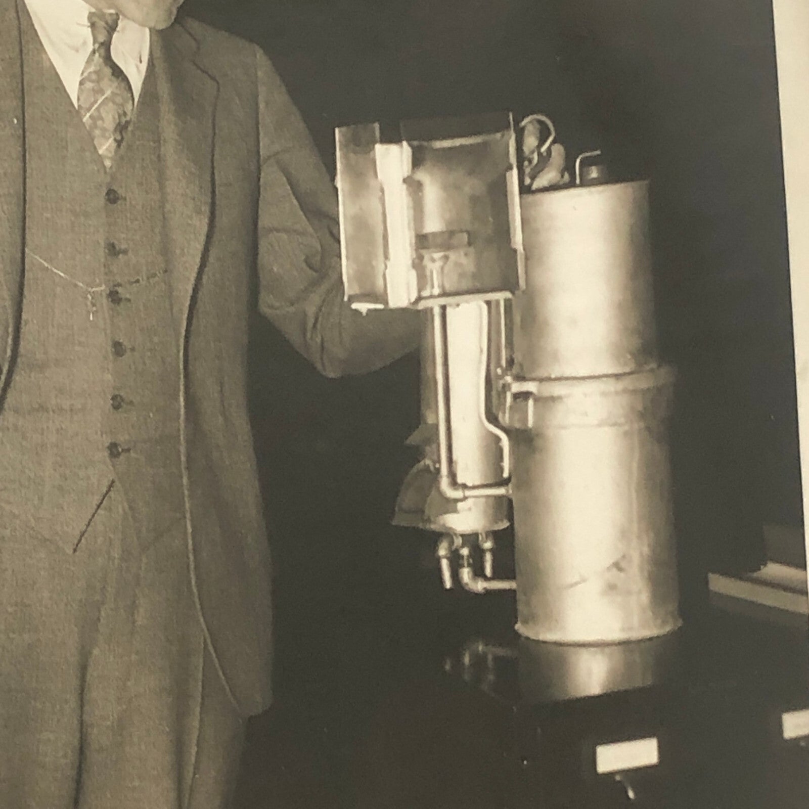 Press Photo Photograph Washington Gas Gun Proposal to Remove Starlings