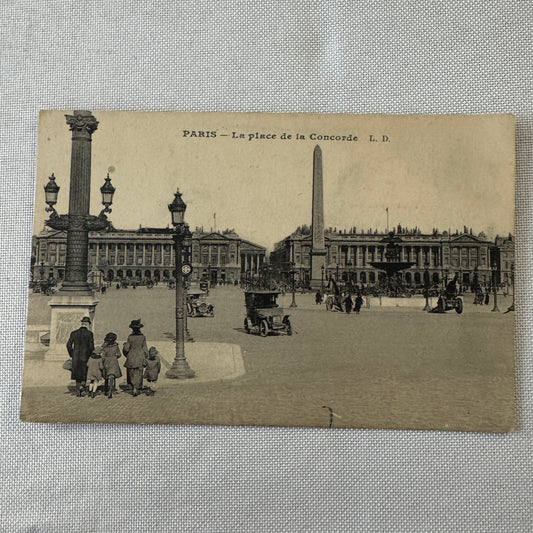 Vintage French Postcard Post Card La Place De La Concorde Automobile People