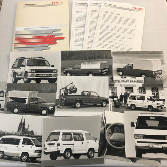 1989 Toyota Truck Press Kit with Photos Liteace Hiace Hilux Model F GERMAN Text