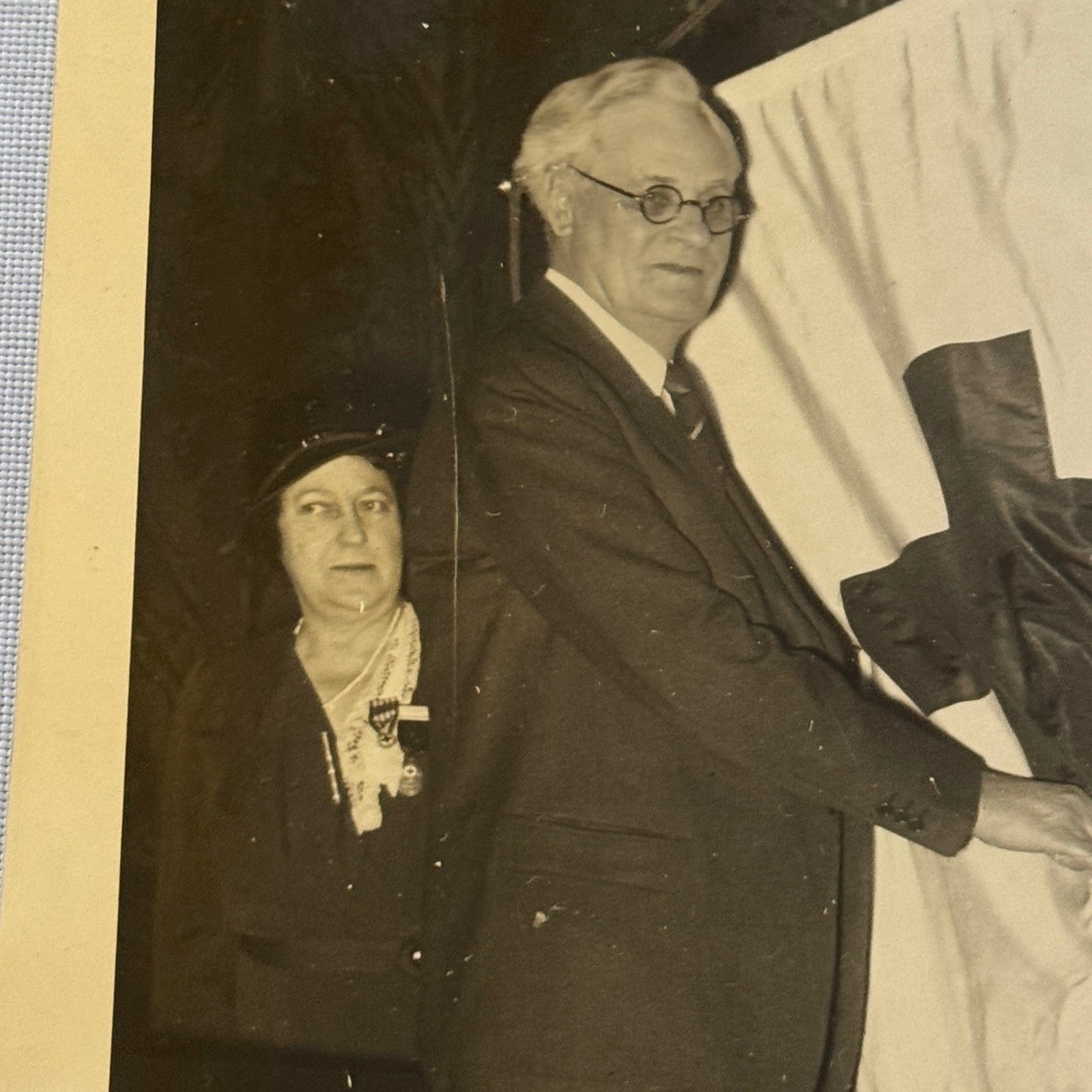 Press Photo Photograph First Lady Eleanor Roosevelt Red Cross Honor Flag montana