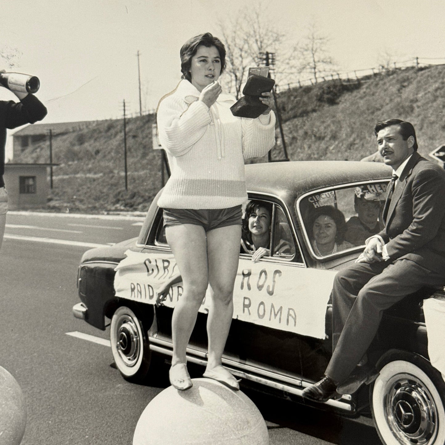 Vintage Italian Circus Act Press Photo Photograph Beautiful Women Balancing Act