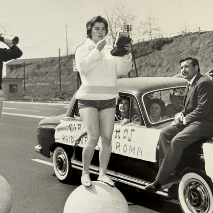 Vintage Italian Circus Act Press Photo Photograph Beautiful Women Balancing Act