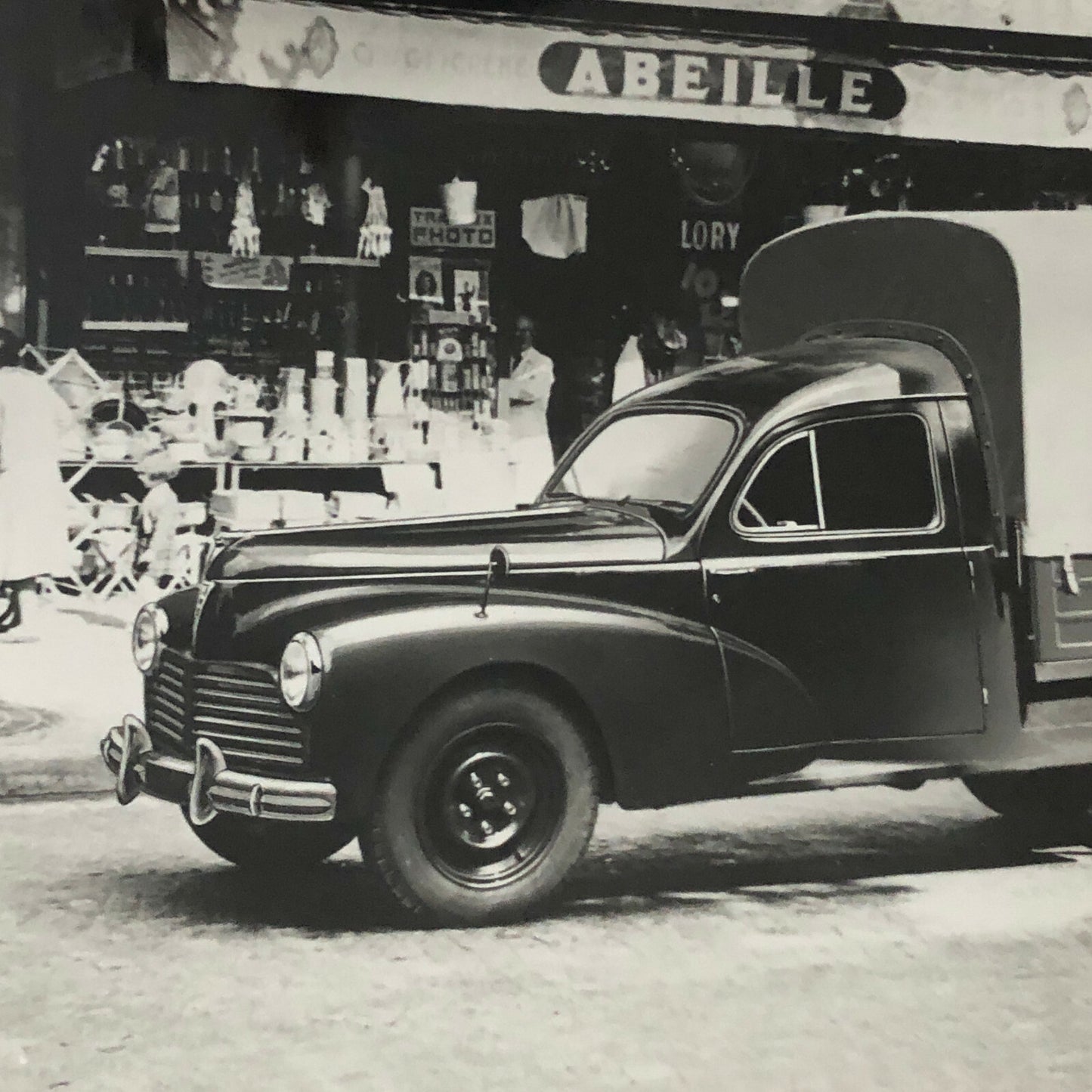 Vintage Peugeot Truck Photo Photograph Camionette Bachee 203-U