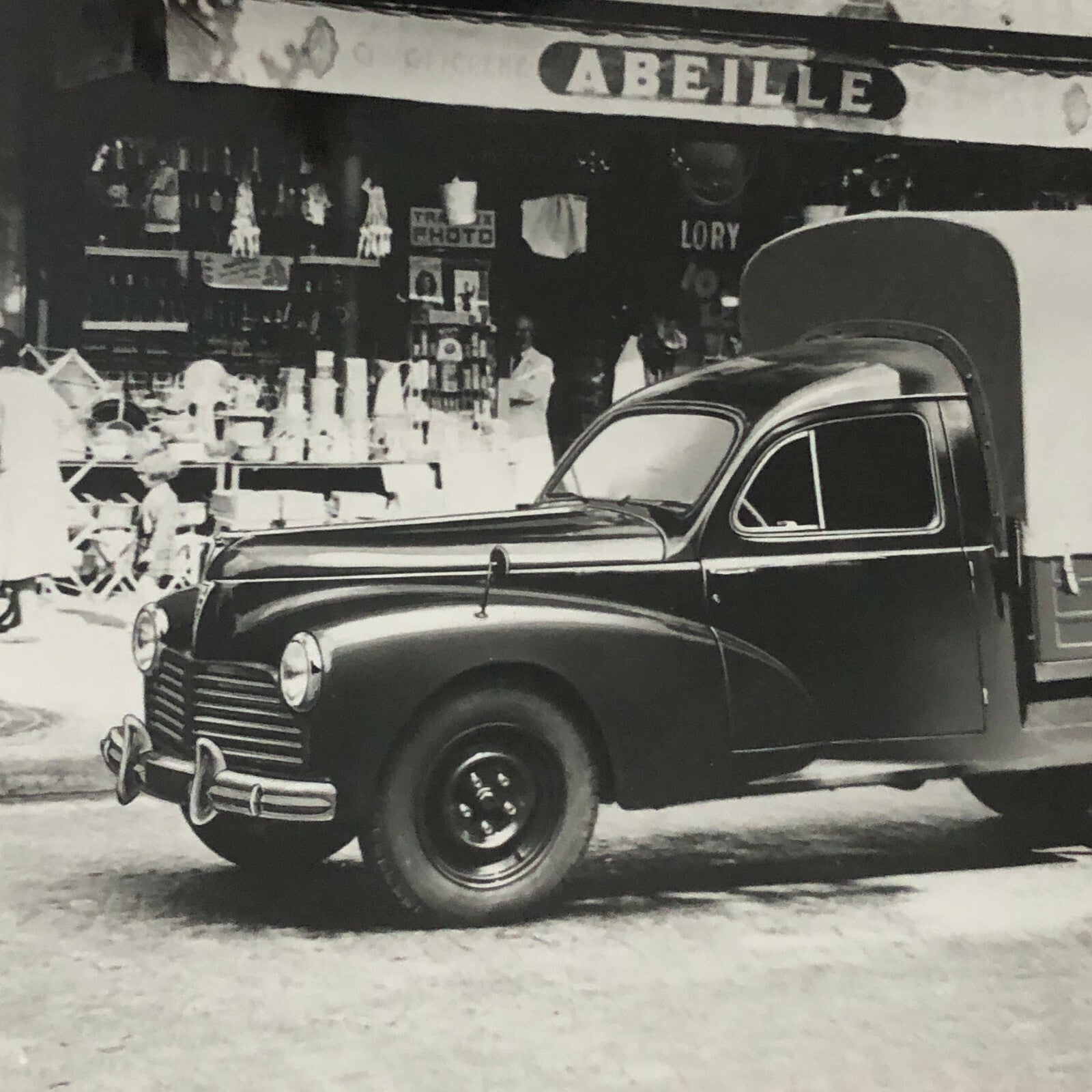 Vintage Peugeot Truck Photo Photograph Camionette Bachee 203-U