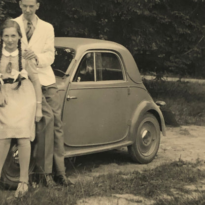 Vintage Photo Photograph Young Couple Man Woman with Small Car Tag AL22SM2