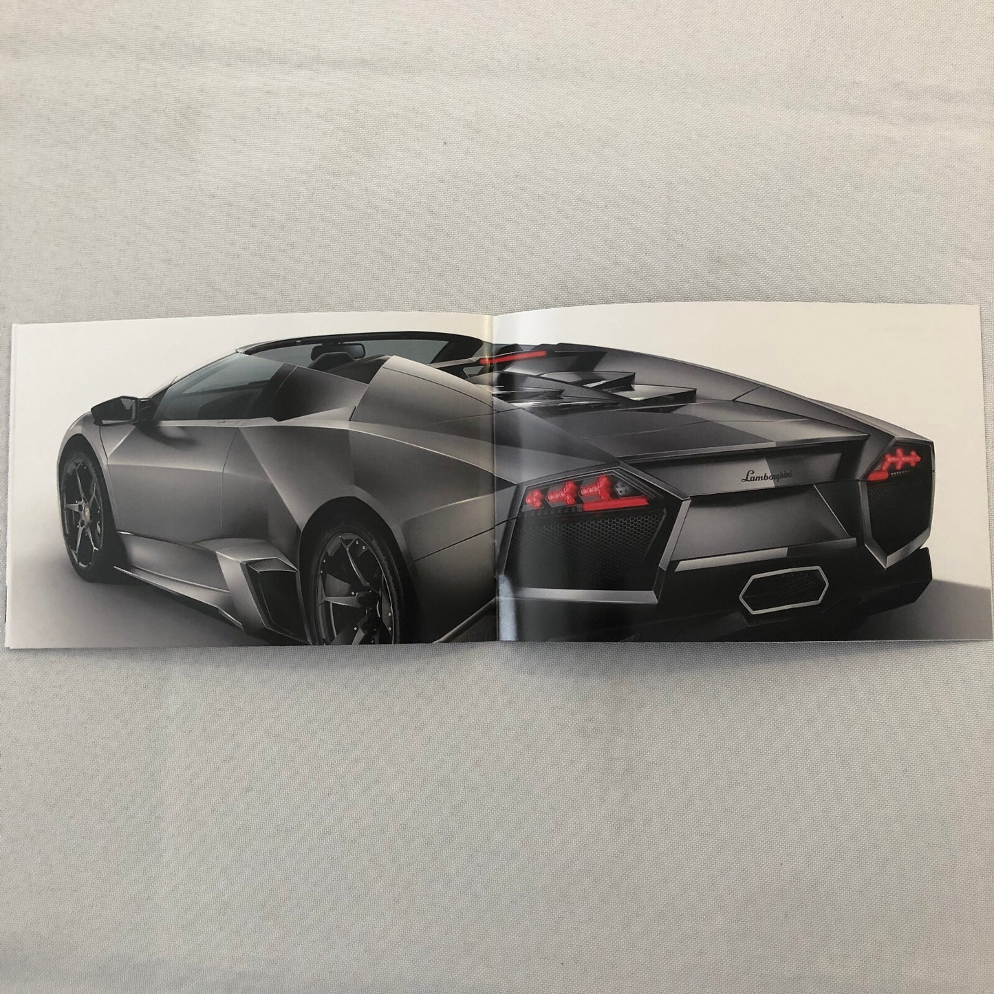 Lamborghini Reventon Roadster Press Kit Brochure CD GERMAN Text