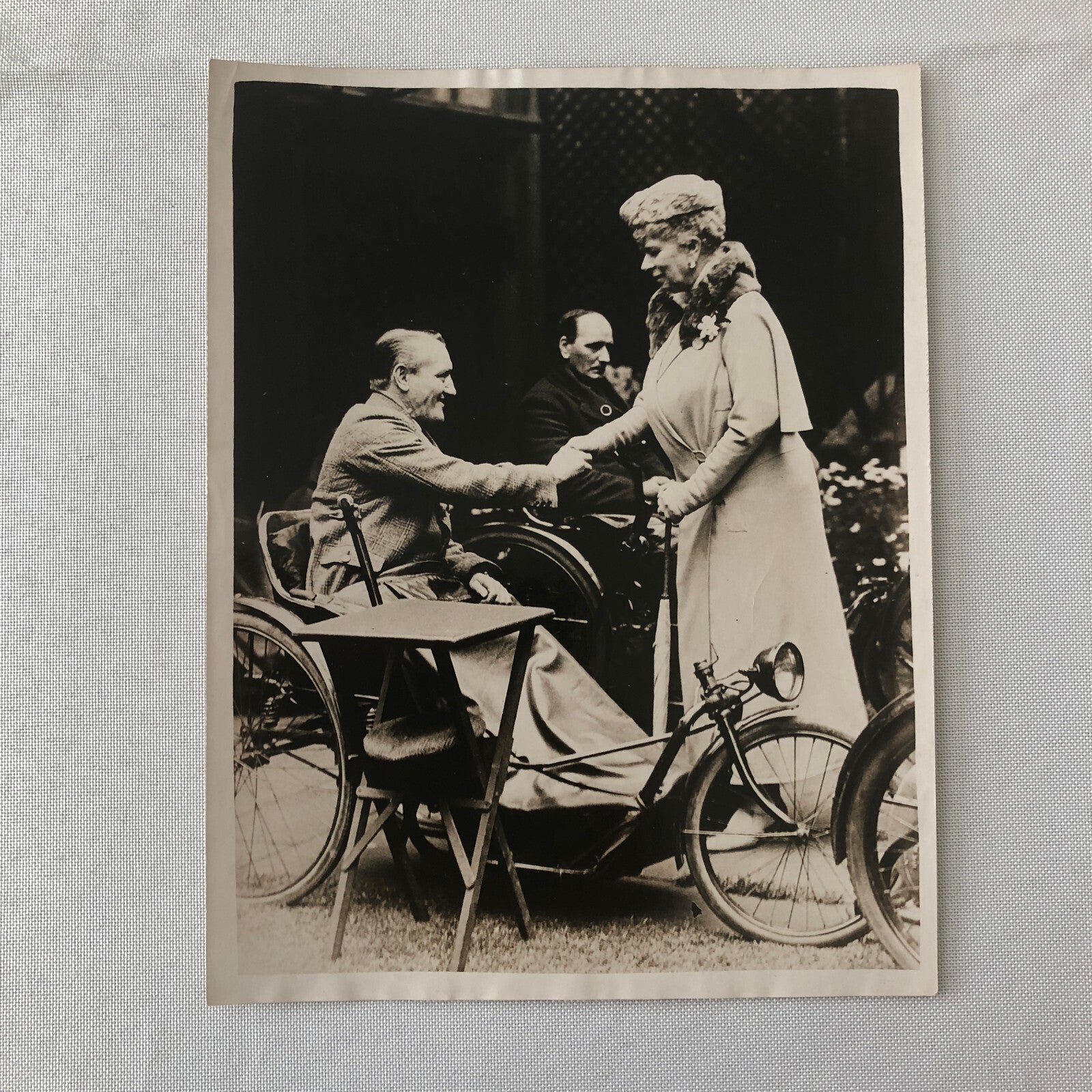 Vintage Press Photo Photograph Queen and Duchess of York Disabled Soldiers 1933