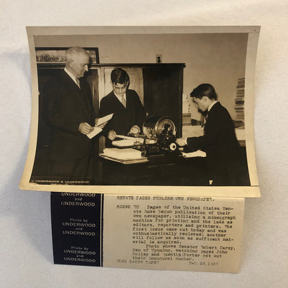 Press Photo Photograph Senate Pages Publish Newspaper 1933 Undewood Photo