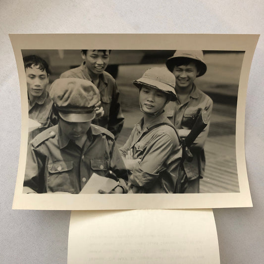 Vintage ABC News Press Photo Photograph Vietnamese Troop Laos Geraldo Rivera