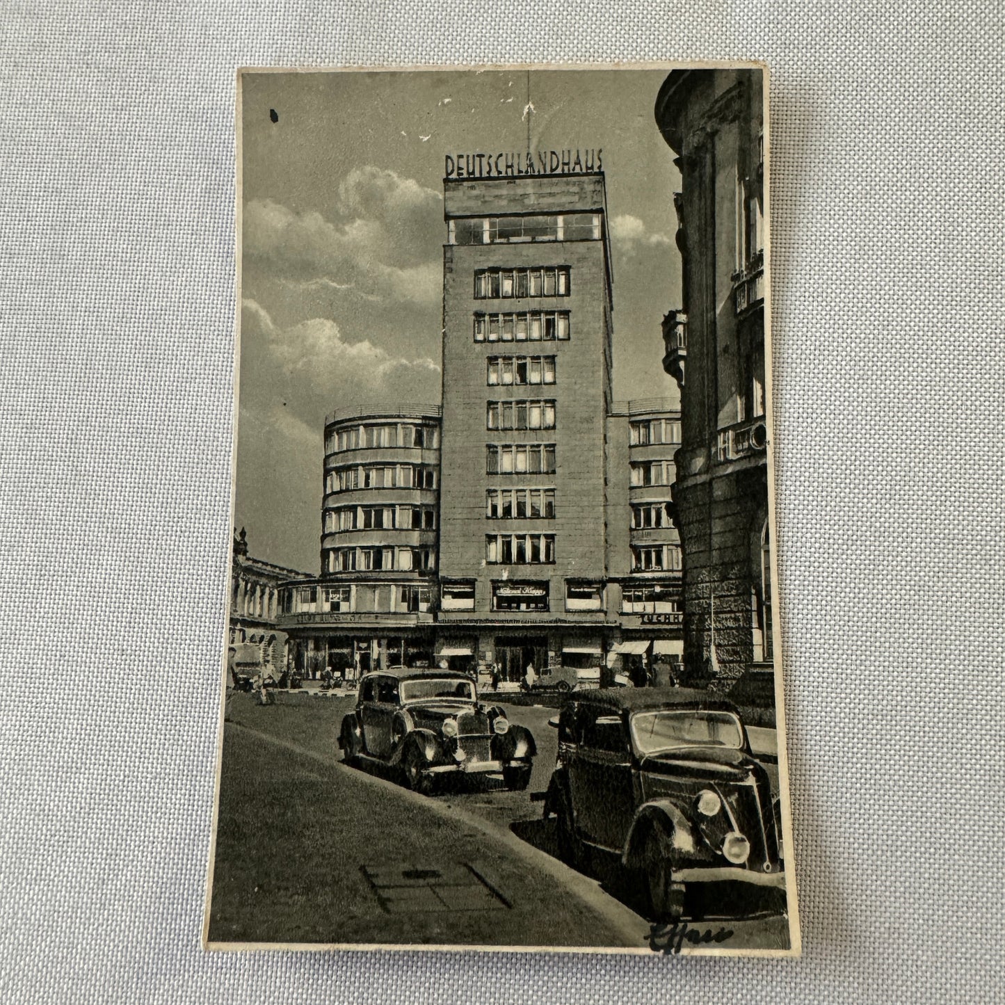 Vintage German Postcard Post Card Essen Deutschlandhaus Building Car Automobile