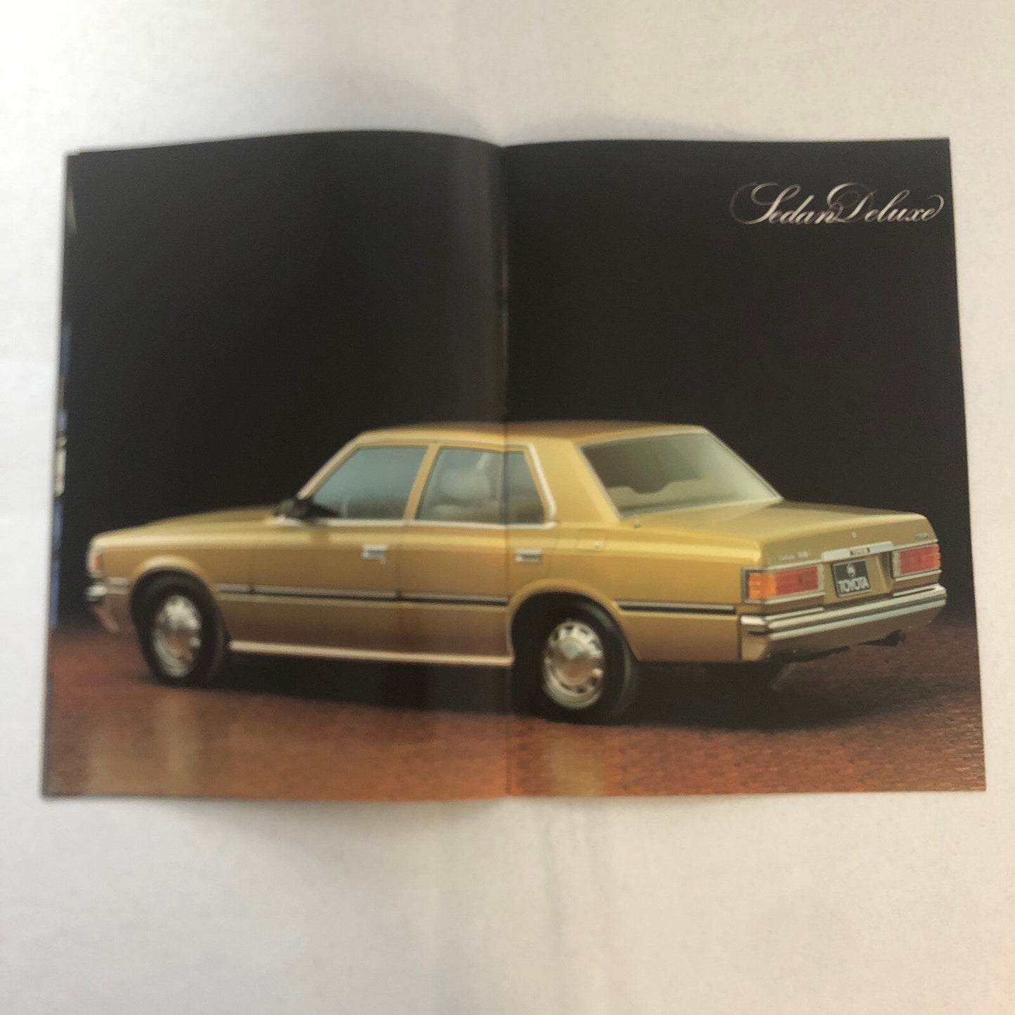 Toyota Crown 2800i Car Sales Brochure Catalog French Italian German European