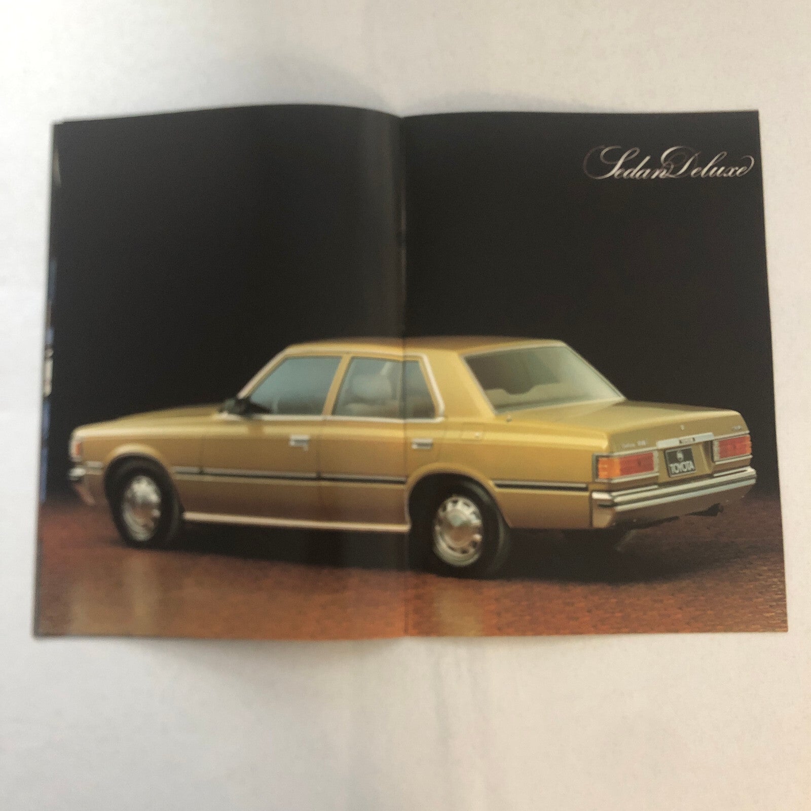 Toyota Crown 2800i Car Sales Brochure Catalog French Italian German European