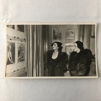 Vintage Press Photo Photograph London Art Exhibition Women Peter North Artist