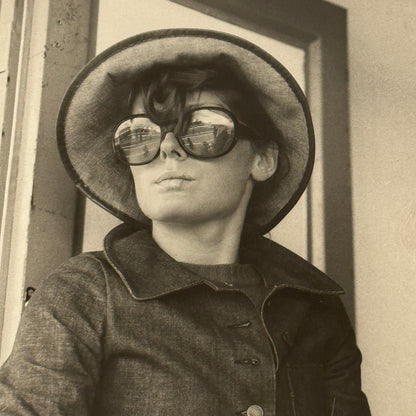 Vintage Racing Photo Niki Lauda Girlfriend Mariella von Reininghaus 1972 Spain