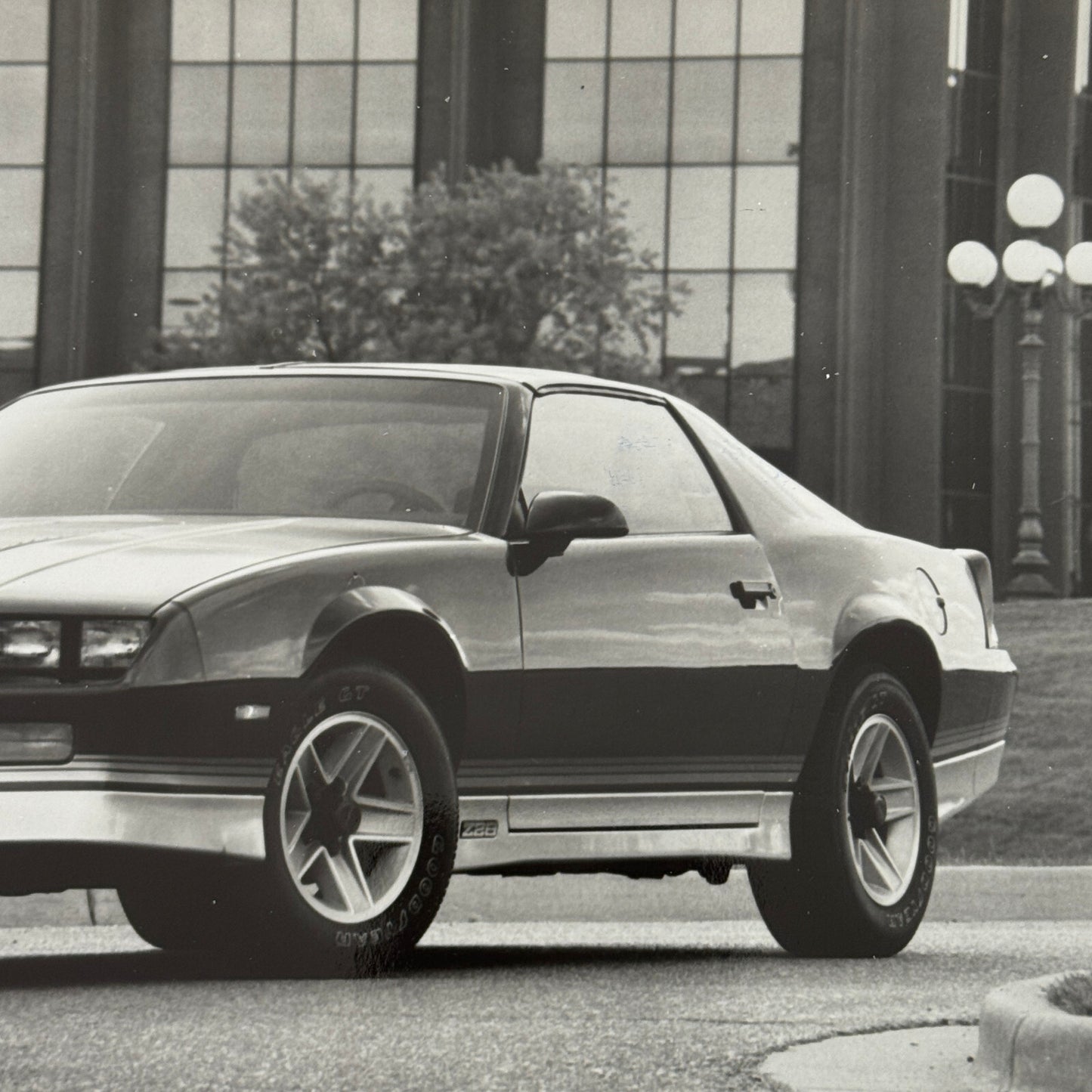 1986 Chevrolet Camaro Z28 Factory Press Publicity Photo Photograph Print Chevy