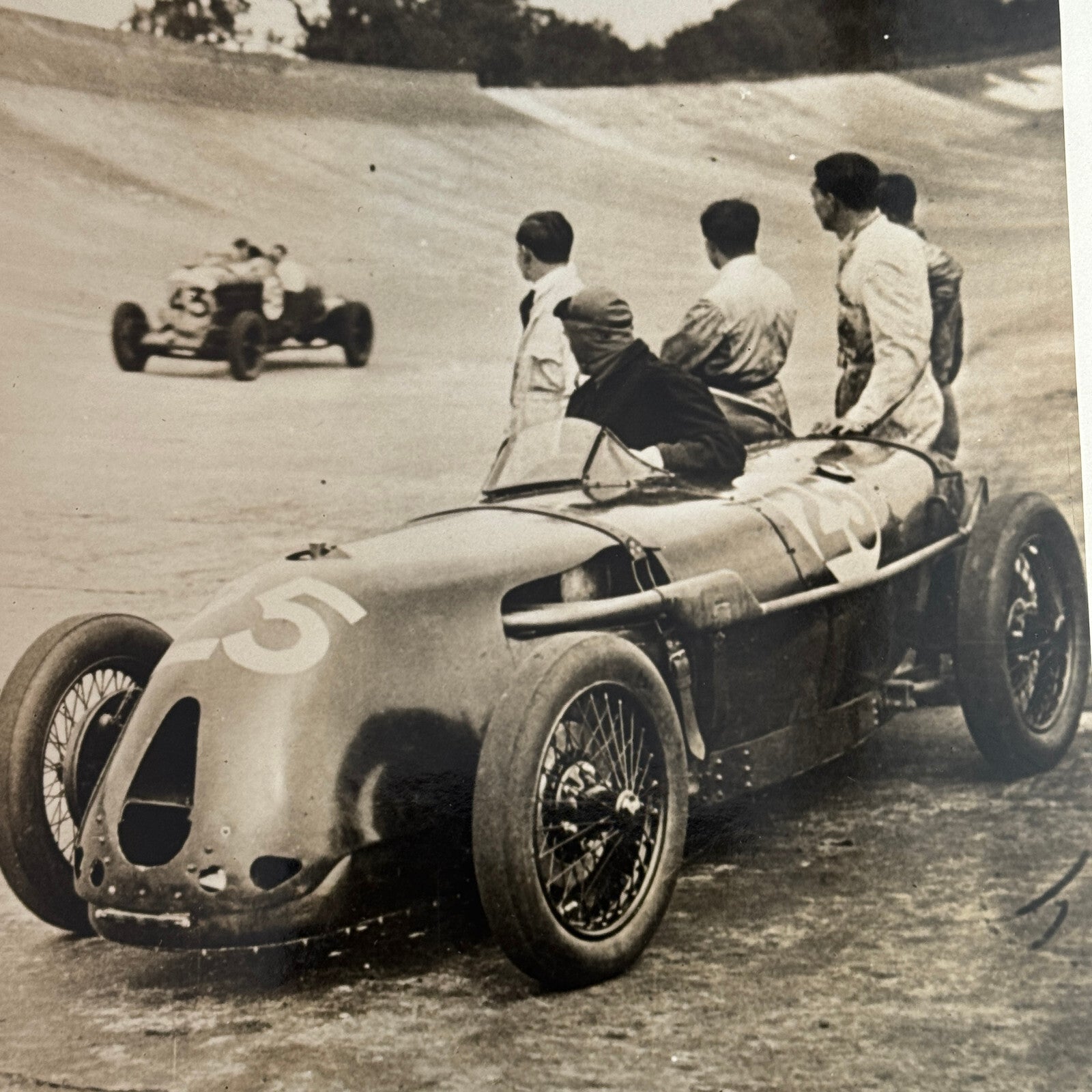 Press Photo Photograph Malcolm Campbell 500 Mile Race at Brooklands Vintage