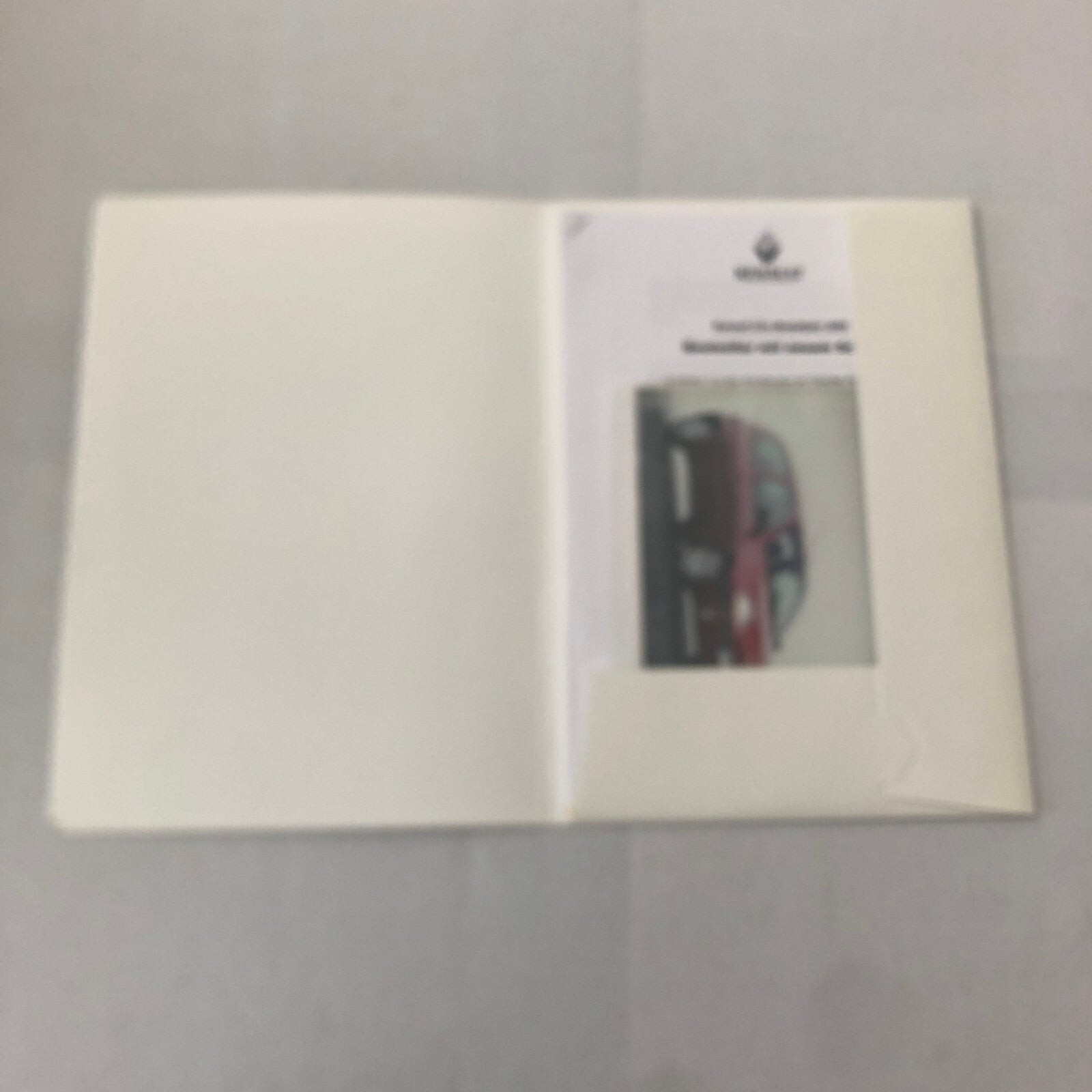 2000 Renault Clio Car Press Kit Brochure GERMAN Text