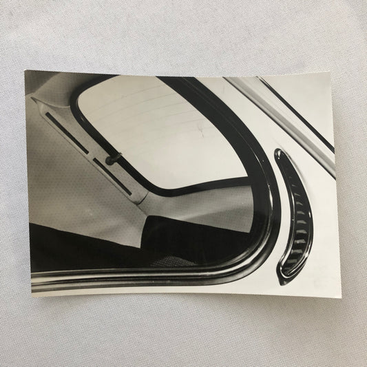 Vintage Volkswagen VW Beetle Factory Press Photo Photograph DUTCH Caption 1970