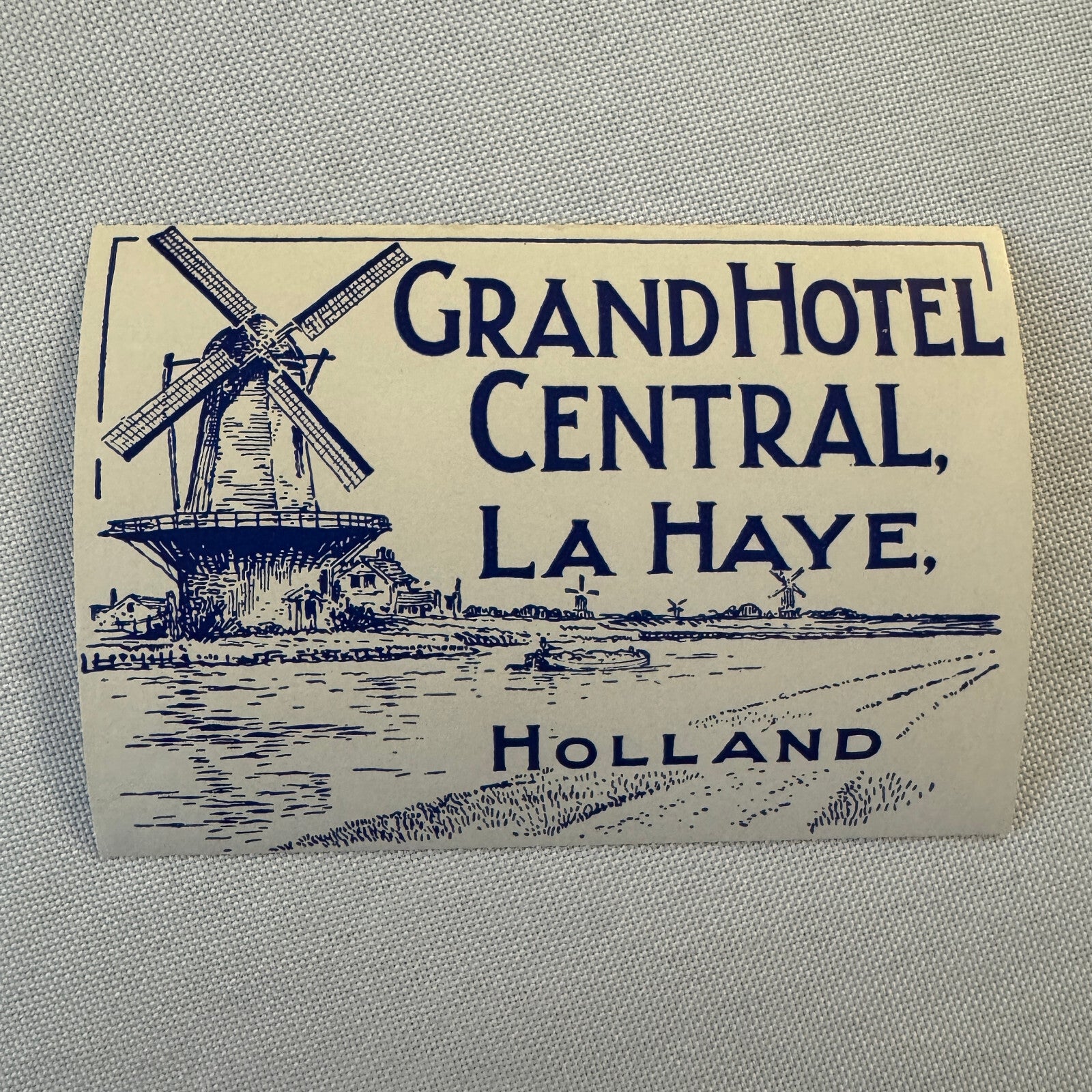 Vintage Travel Luggage Label Grand Hotel Central La Haye Holland Netherlands