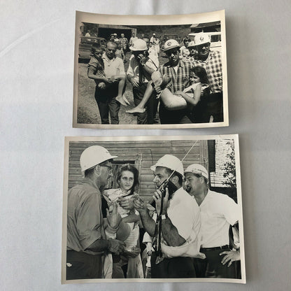 Vintage Press Photo Photograph - Rescue Workers Carrying Children Disaster 