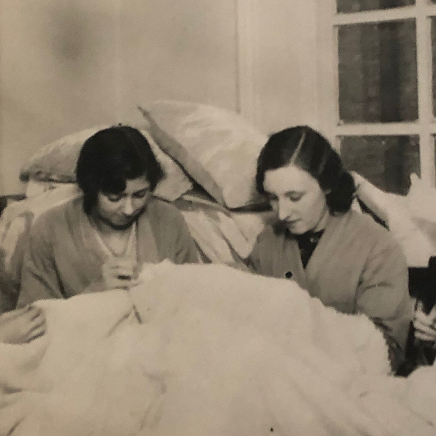 Vintage Press Photo Photograph Needlework Sewing Princess Marina Bed Spread