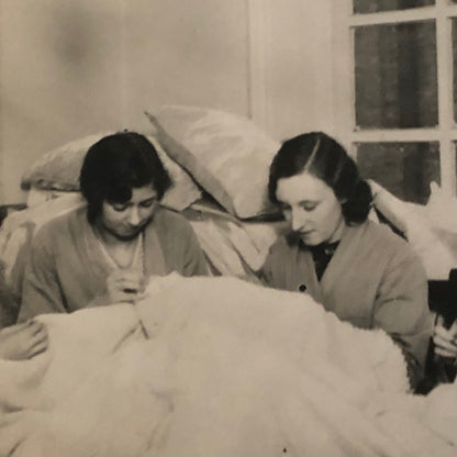 Vintage Press Photo Photograph Needlework Sewing Princess Marina Bed Spread