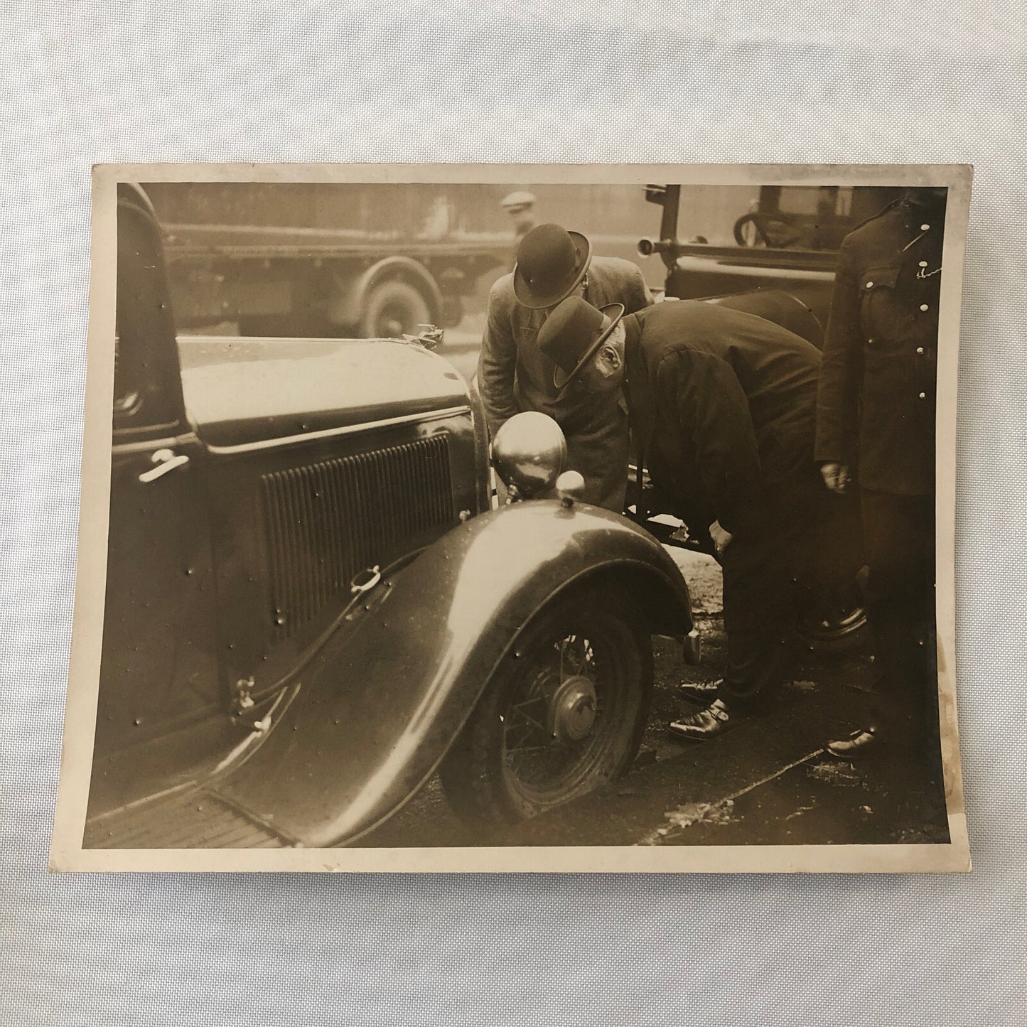 Press Photo Photograph Crime Motor Bandits Shooting Car Automobile 1933 London