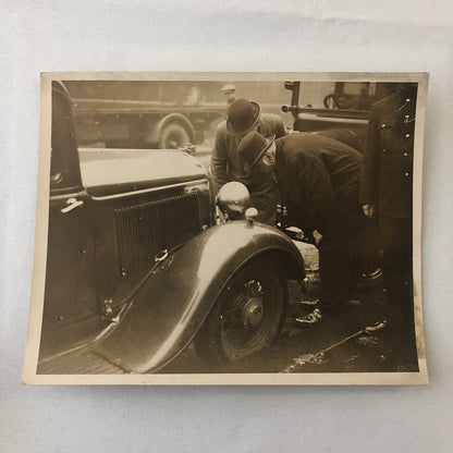 Press Photo Photograph Crime Motor Bandits Shooting Car Automobile 1933 London