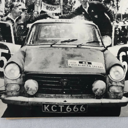 1963 Peugeot 404 Rallye Safari Rally Racing Press Photo Photograph Nick Nowicki