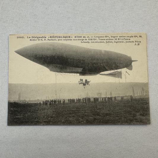 Vintage Zeppelin Airship Dirigible Postcard Post Card French Republique Republic