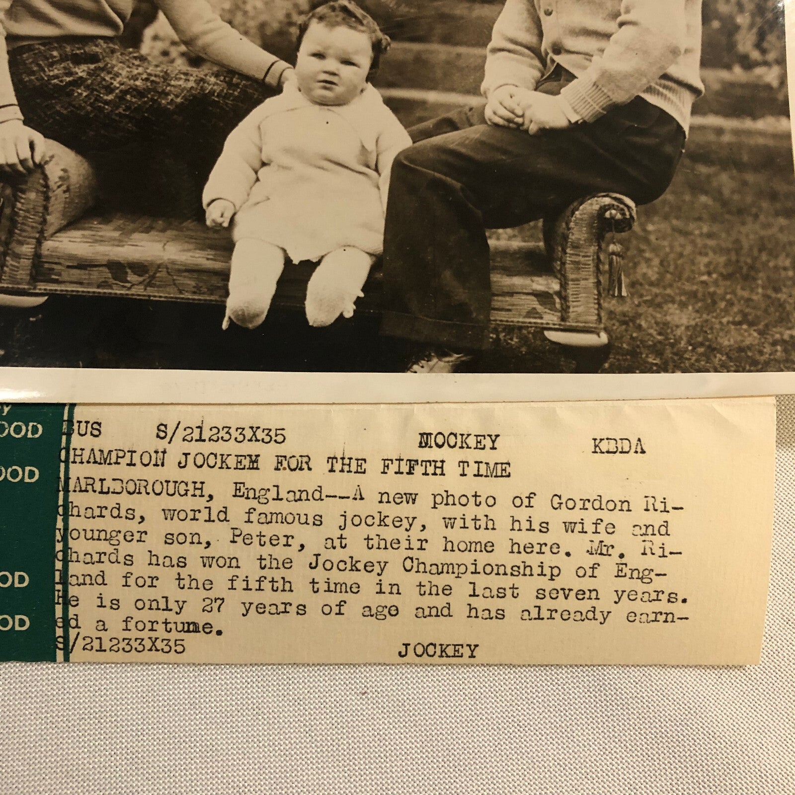 Press Photo Photograph Horse Racing Jockey Gordon Richards with Family