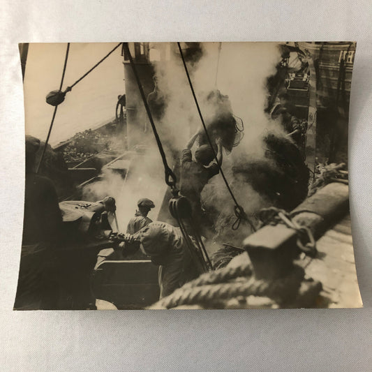 Vintage Press Photo Photograph Fishing Boat Fisherman Ship UK
