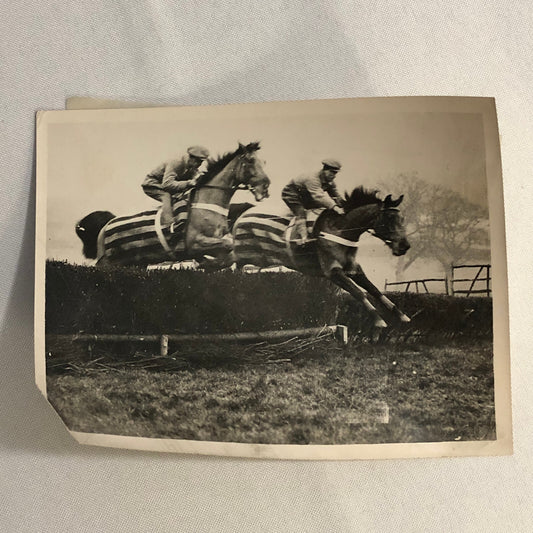 Press Photo Photograph Horse Racing Steeplechase UK Grand National Race Keystone