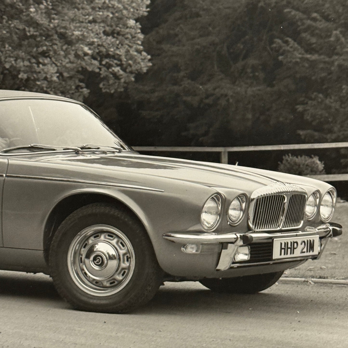 Daimler Series Two Double Six Vanden Plas Saloon Photo Photograph Jaguar