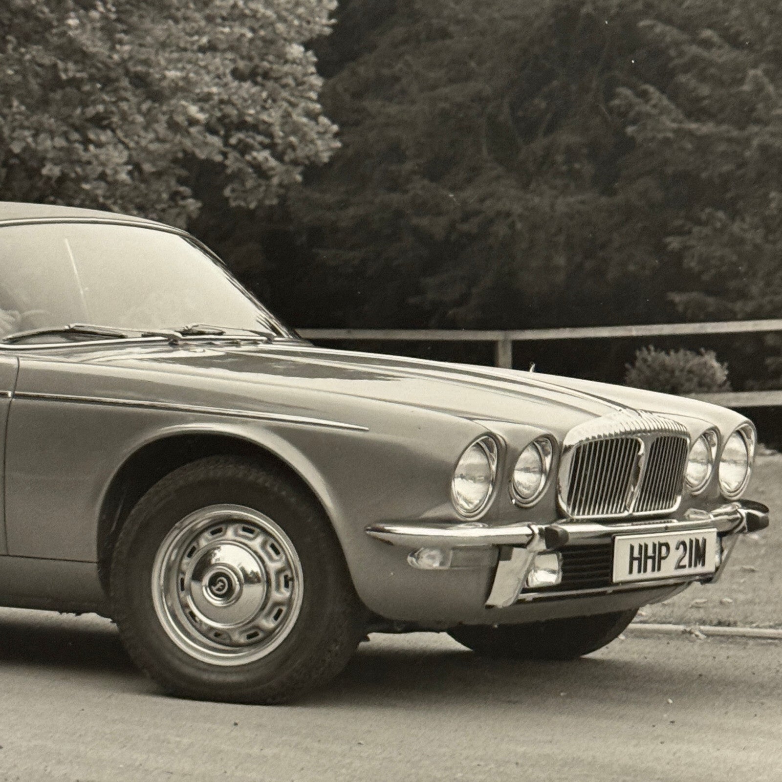Daimler Series Two Double Six Vanden Plas Saloon Photo Photograph Jaguar