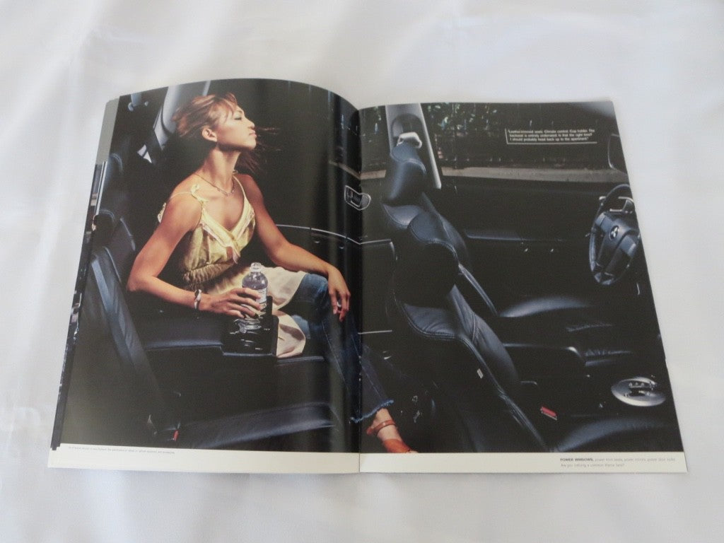 2004 Mitsubishi Endeavor Sales Brochure Catalog 