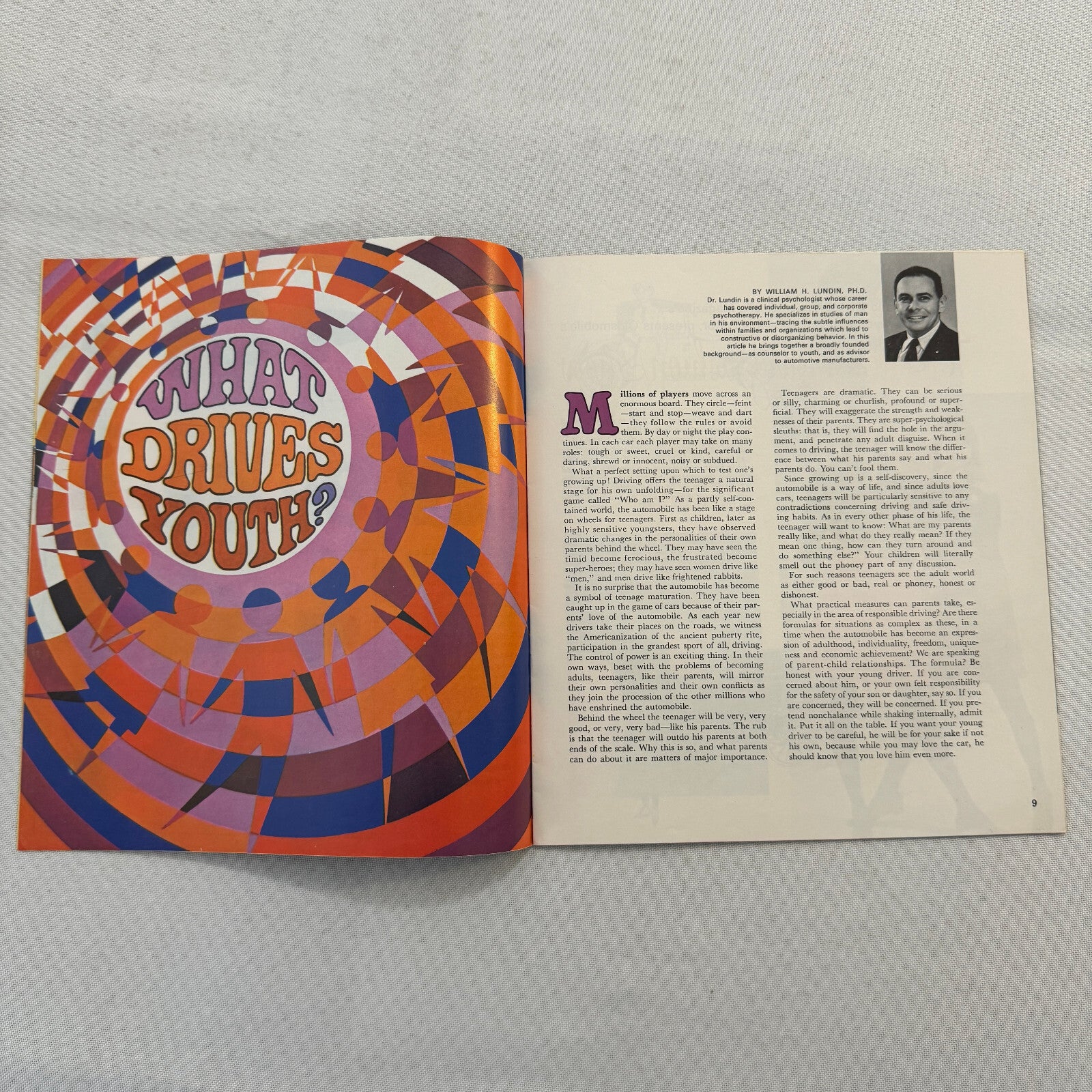 1967 Oldsmobile Rocket Circle Brochure Factory Magazine Delta 88 Youth Fashion +